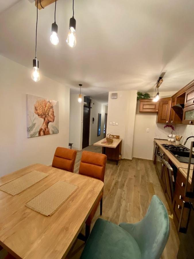 Apartment With Balcony And Free Parking Zadar Exterior photo