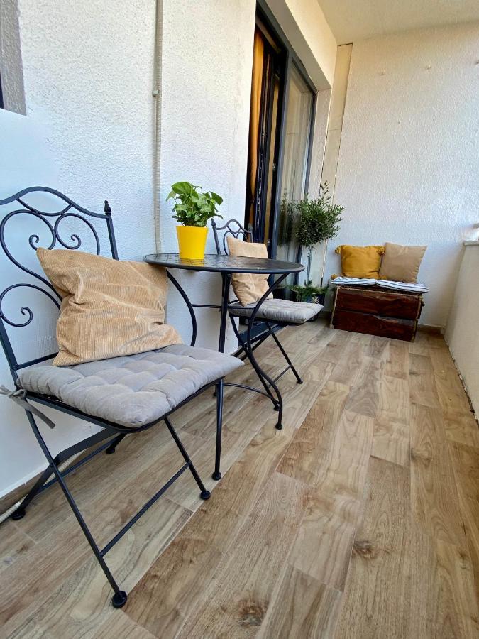 Apartment With Balcony And Free Parking Zadar Exterior photo